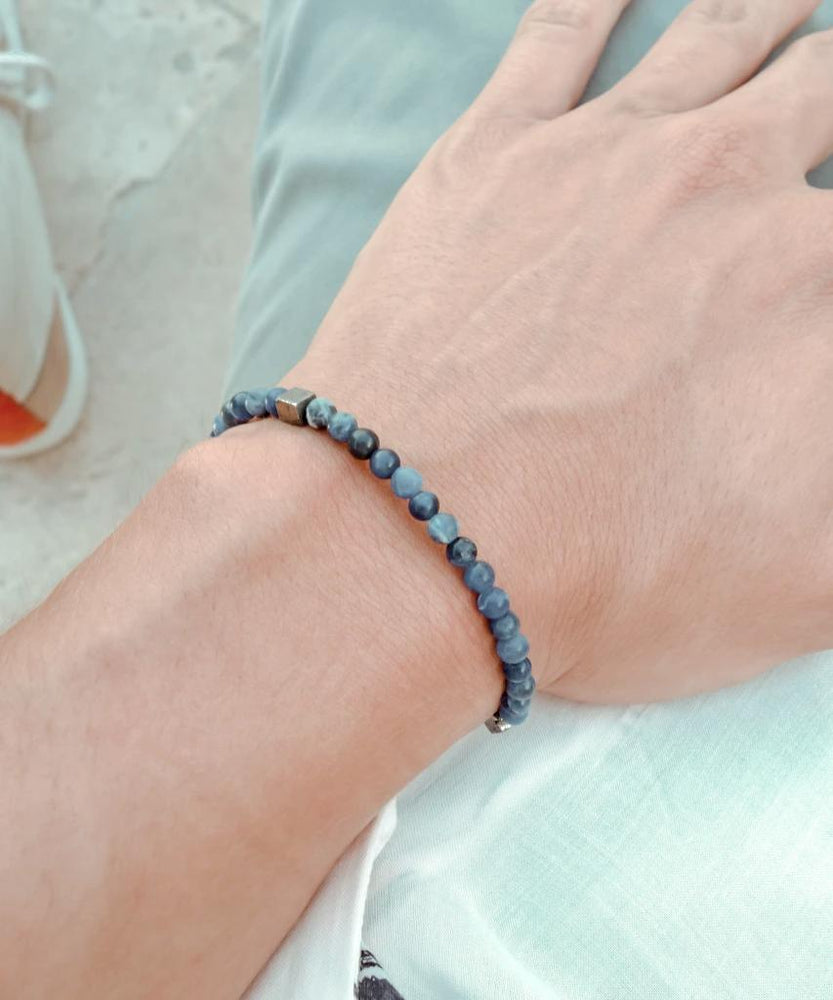 Bracelet pierre bleue sodalite et fermoir argent signature ÕJIN by Léo