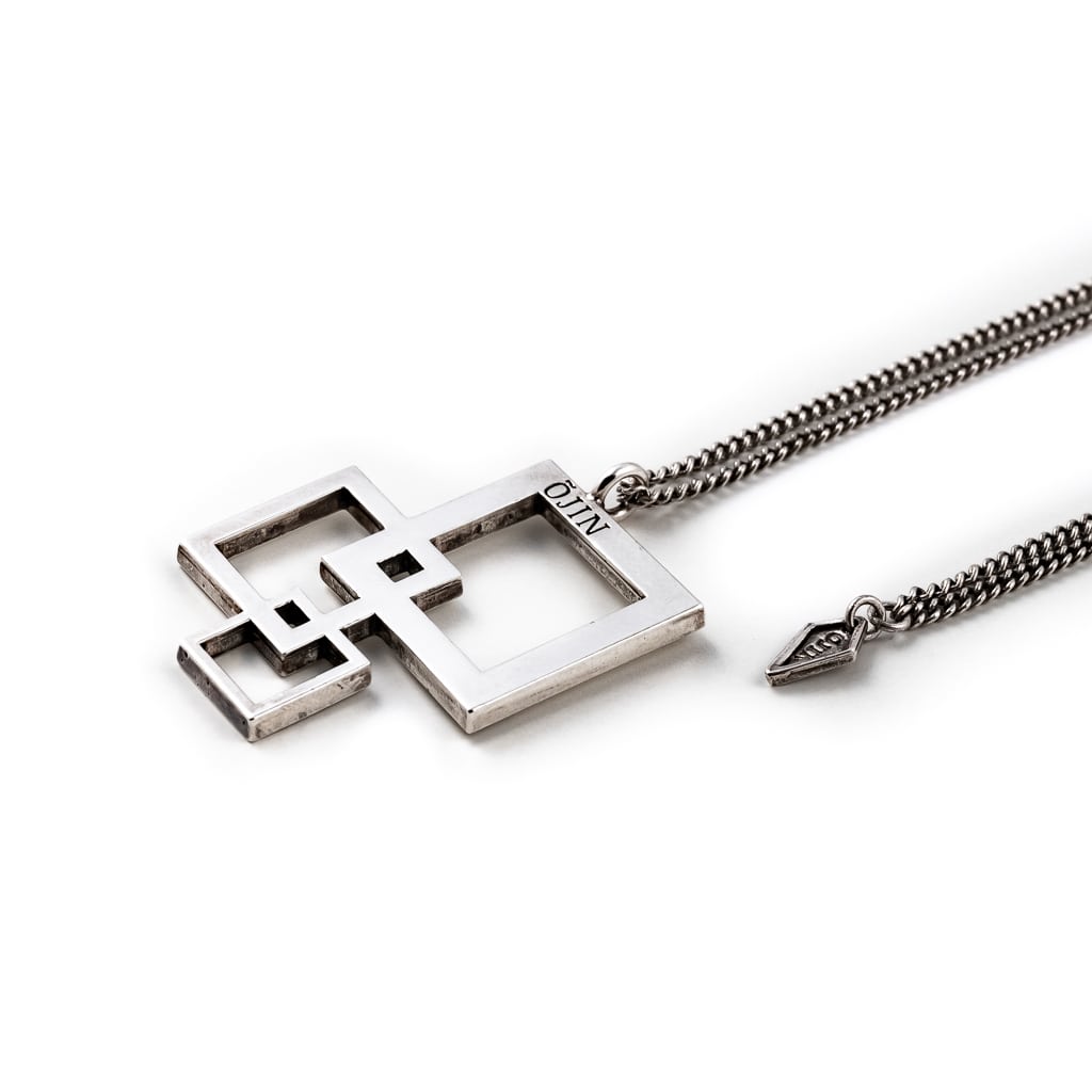 Collier design pendentif carré argent homme Kuroso ÕJIN by Léo 